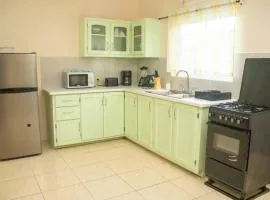 lovely 2 bedroom Apt 4 warm cosy comfortable