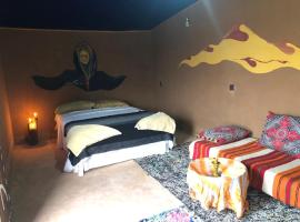 Sahara Authentic Berber Camp，位于Mhamid的酒店