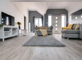 Hoxne Cottages - Rose Cottage with private hot tub，位于约克的酒店