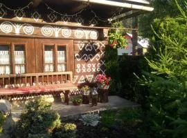 Maľovaná drevenička v Čičmanoch