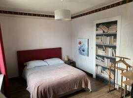 2 chambres dans maison calme proches des châteaux de la Loire，位于威尼金雅拓公司附近的酒店