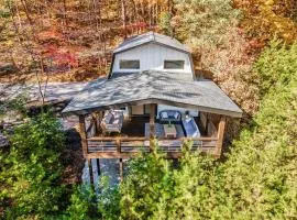 Modern Cabin with View, Pet-Friendly, Close to town