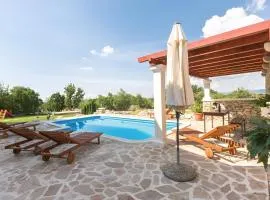 Villa Ivy with perfect privacy, pool, sauna and jacuzzi