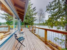 Lake Benson Rendezvous，位于Grapeview的酒店