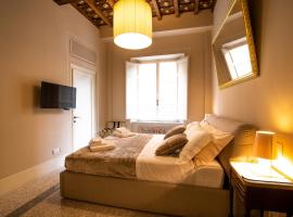 Noble Floor - Luxury Apartments，位于卢卡Piazza dell'Anfiteatro附近的酒店
