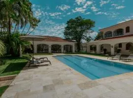 Pousada Vila Alto dos Pinhais