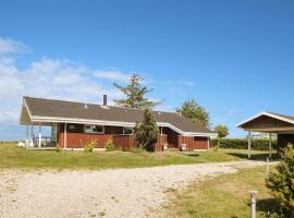 Stunning Home In Samsø With Wifi，位于Onsbjerg的带按摩浴缸的酒店