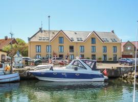 Beautiful Apartment In Samsø With House Sea View，位于Ballen的酒店