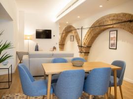 nQn Aparts & Suites Sevilla，位于塞维利亚的低价酒店