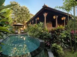 Kawan Antique Ubud Villa