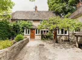 Architect Designed Cosy Cotswold Stone Cottage，位于Quenington的酒店