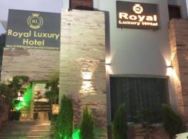 Royal Luxury Hotel Lahore，位于拉合尔的酒店