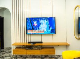 Admirable 2-bed-Apt With Pool, 24hrs Power & Unlimited Internet，位于Amuwo的住宿