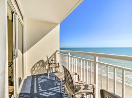 Oceanfront Myrtle Beach Condo with Balcony!，位于默特尔比奇Fanta Sea Wheels附近的酒店