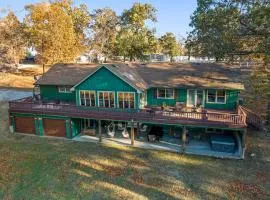 Shared Hot Tub, Pool and Dock Lakefront Grove House