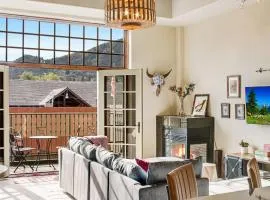 The Owl's Nest @ Manitou: Mtn Views on Main Street