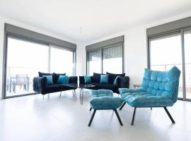 Luxury Penthouse 5 Rooms，位于Or Yehuda的酒店