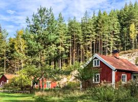 Pet Friendly Home In Boxholm With Kitchen，位于Blåvik的别墅