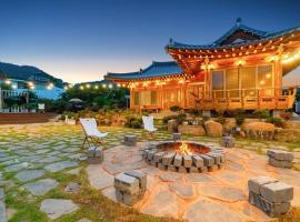 Elon Hanok Pension，位于丽水市的旅馆