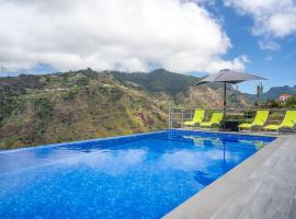 Gran Horizonte House with private pool by HR Madeira，位于里韦拉布拉瓦的度假屋
