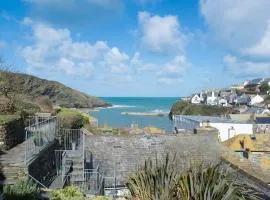 Scuppers, Port Isaac Bay Holidays