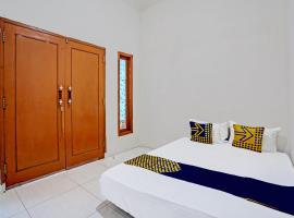 OYO LIFE 92077 Tarlo Guest House 3，位于Pradahkalikendal的酒店