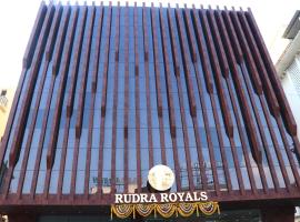 Rudra Royals，位于舍地的豪华型酒店