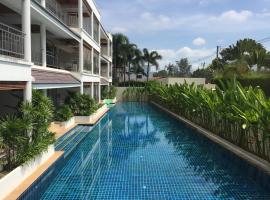 AMAZING BIG APARTMENT IN SOUTH PHUKET，位于普吉镇的公寓