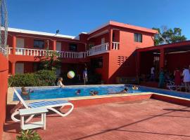 Villa KIKI Ensenada，位于蓬塔露奇亚的海滩短租房
