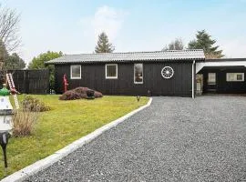 6 person holiday home in Karrebæksminde