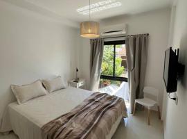 Departamento de 1 dormitorio.，位于科连特斯的带停车场的酒店