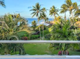 Honu He'e Nalu - The Surfing Turtle - Ocean & Beachfront! Stunning Views!，位于科洛阿的度假屋