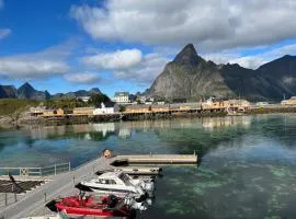 Lofoten suite apartments - Rostad Retro Rorbuer