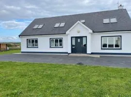 Modern 5 bedroom house in Spanish Point Clare