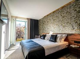 Calma Luxury Rooms，位于斯普利特的海滩短租房
