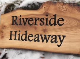 Riverside Hideaway，位于金克雷格高原野生动物园附近的酒店