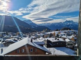 Appartement lumineux au centre du village，位于莱森的公寓