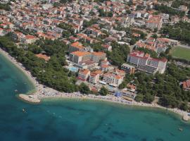 Hotel Hrvatska，位于巴什卡沃达的酒店