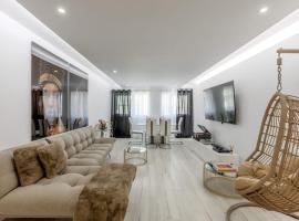 Spacious 3-bedroom condo near Lisbon Airport，位于里斯本的分契式公寓