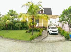 Villa Gathering Yuni Syahla，位于Citaringgul 1的酒店