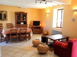 Maison indépendante de charme près de Montluçon - FR-1-489-404