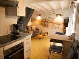 Petite Maison située entre Saint-Malo et Cancale，位于圣梅卢瓦代翁德的家庭/亲子酒店