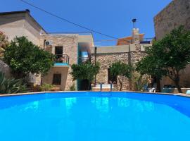 Old Olive Mill Maroulas - Bed and Breakfast，位于马鲁拉斯的酒店