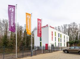 Serways Hotel Hösel，位于拉廷根的酒店