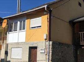 La casita del Bierzo，位于Carracedelo的酒店
