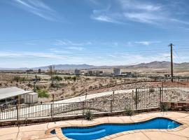 Bullhead City Home with Private Pool, Hot Tub and View，位于Laughlin Bullhead International Airport - IFP附近的酒店