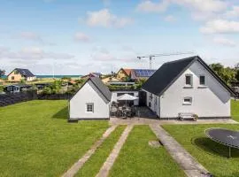 5 Bedroom Amazing Home In Strandby
