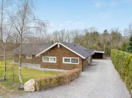 Nice Home In Hovborg With Kitchen