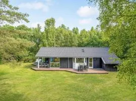 Amazing Home In Ebeltoft With Sauna