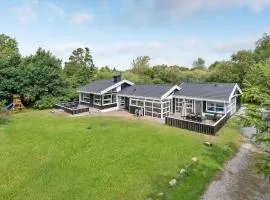 Cozy Home In Jerup With Kitchen